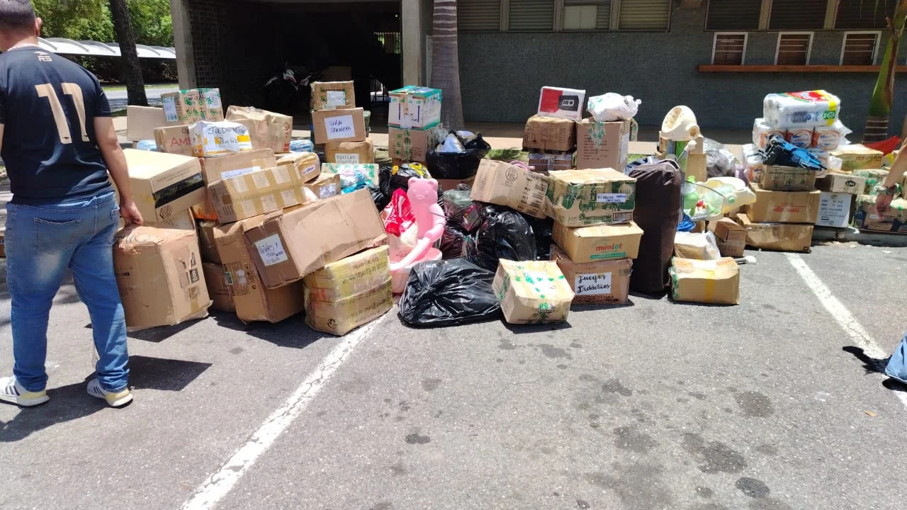 Donaciones de los ulandinos llegan a la UCV para apoyar a afectados de La Guaira