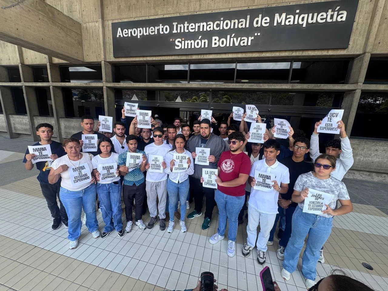 Representantes  de la FCU- UCV  exigen el retorno de "seguro" de María Corina Machado